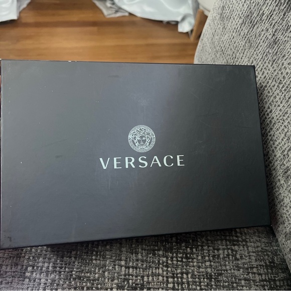 💕SOLD💕 Versace Médusa Insignia Patent Leather Slingback - Picture 8 of 13